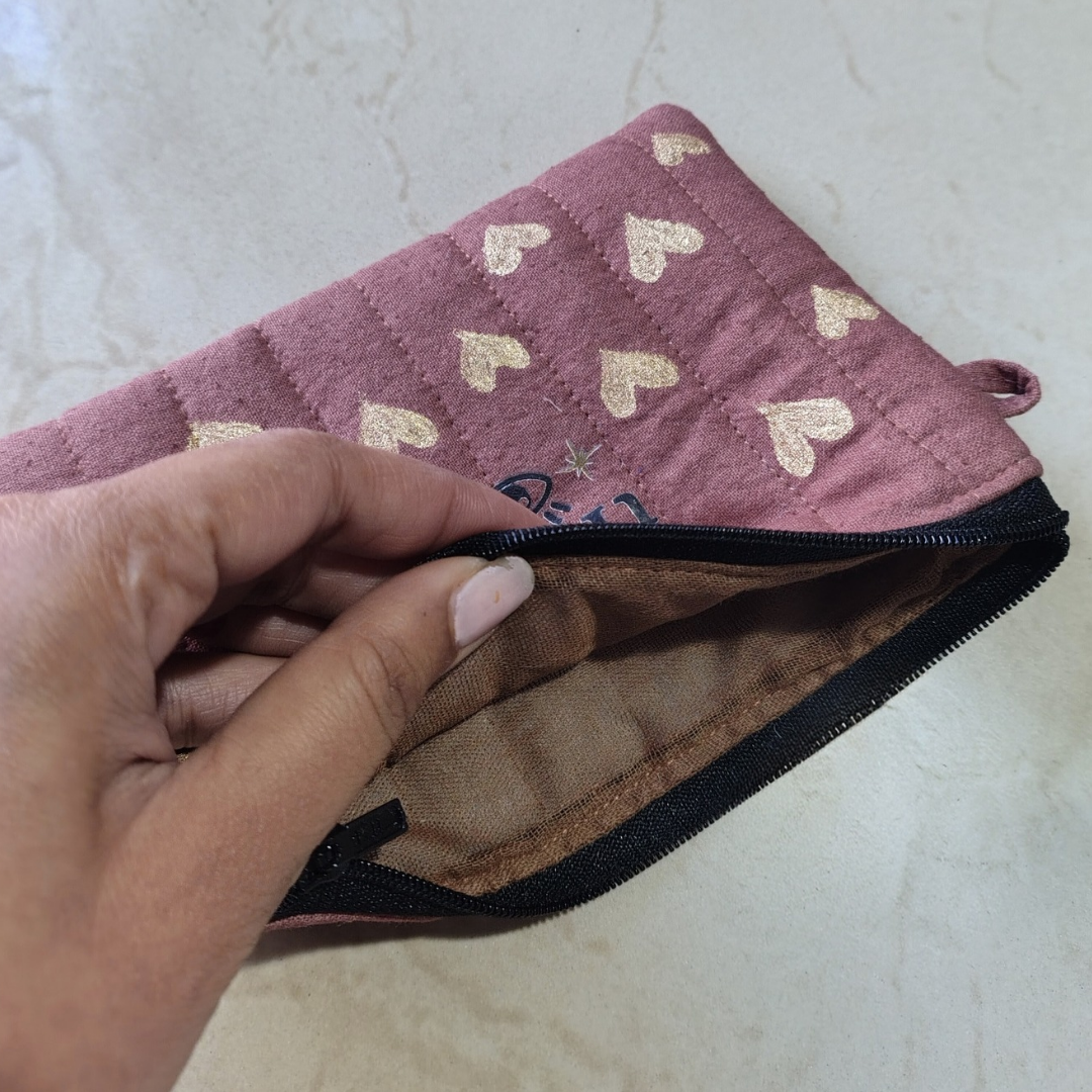Hand-Painted Dull Pink Heart Pouch – 10 x 15 cm
