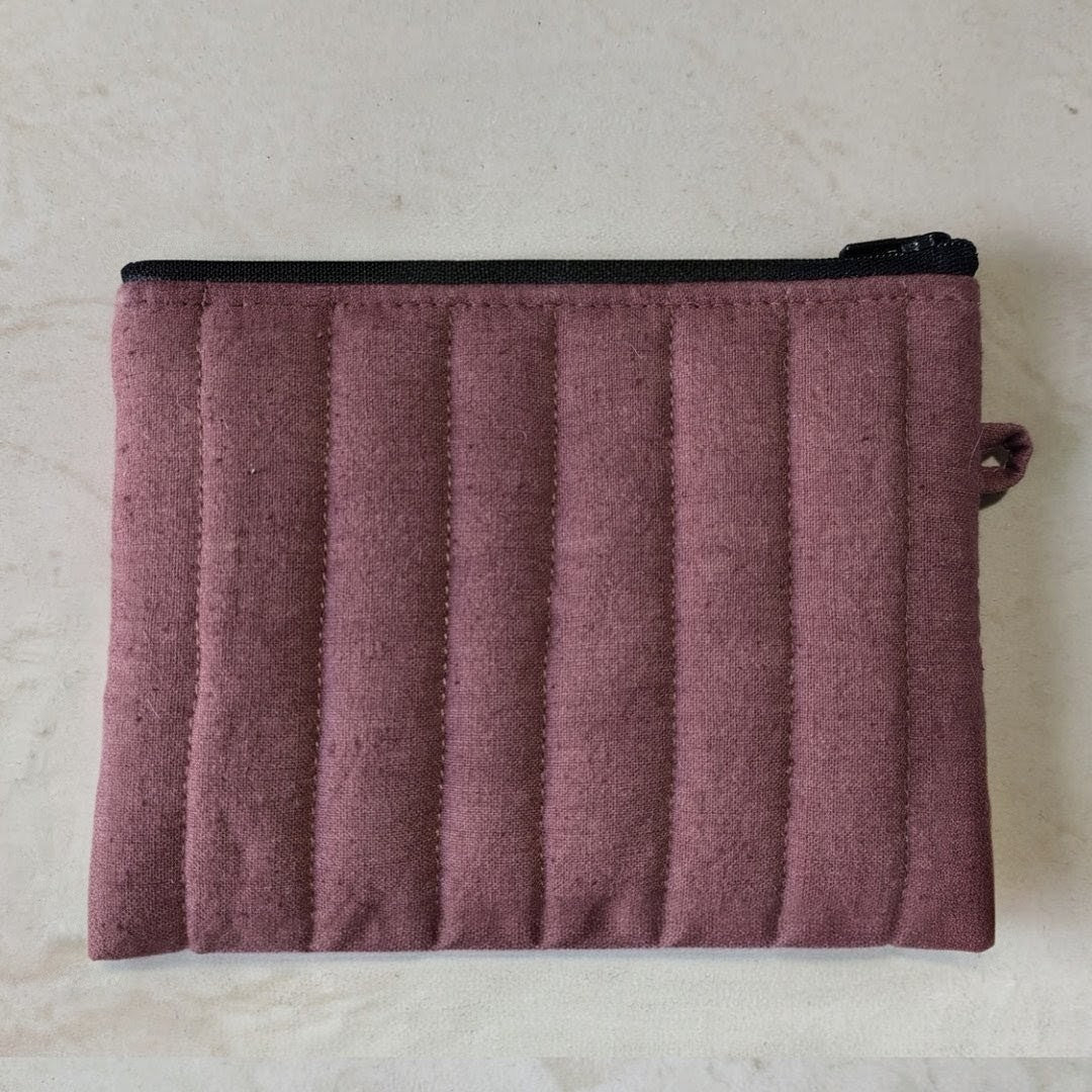 Hand-Painted Dull Pink Heart Pouch – 10 x 15 cm